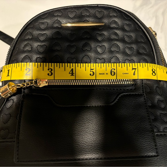 Like  Dreams vegan handbag/ vegan  leather black backpack. - Picture 10 of 15